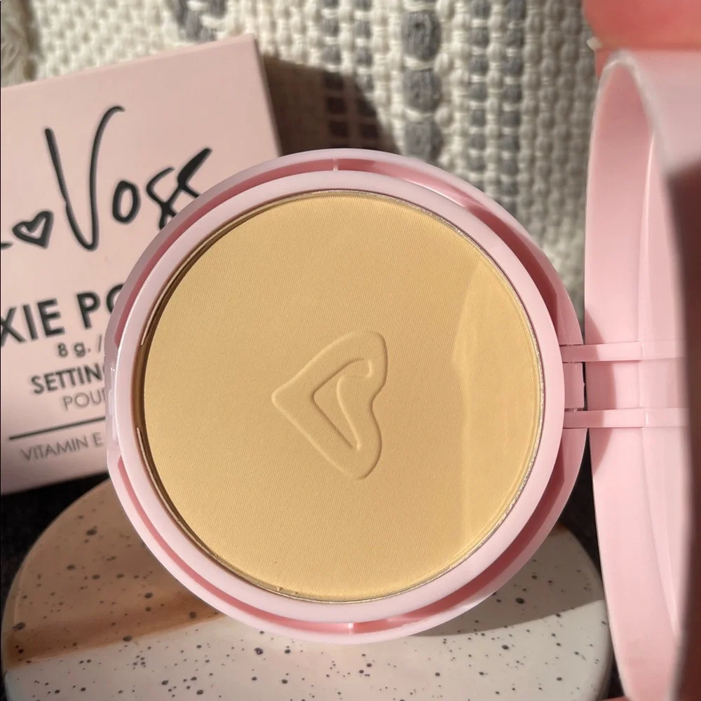 KVossNYC face powder